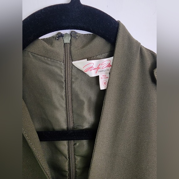 Olive green v-neck jumpsuit in XS - Picture 2 of 4